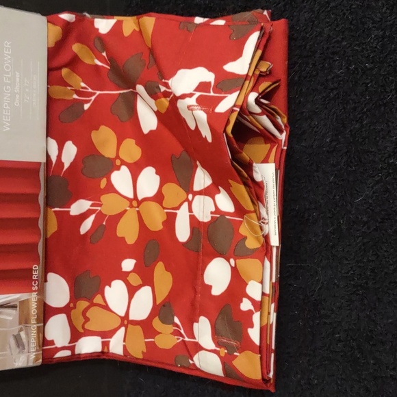 NEW LUSH DECOR WEEPING FLOWER ONE SHOWER  72"X72" RED BACKGROUND - Picture 3 of 7